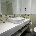 Seacote Hotel 3*